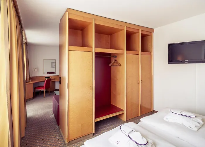 Mercure Friesenstrasse Hotel 4*