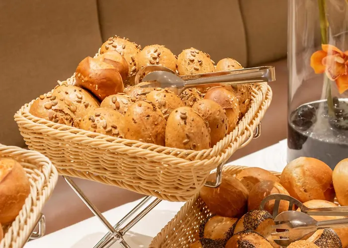 Mercure Friesenstrasse Hotel 4*