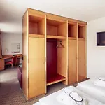 Mercure Friesenstrasse Hotel 4*