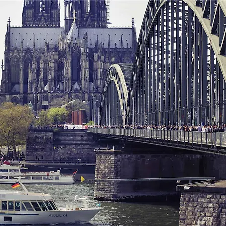 Mercure Friesenstrasse 4*