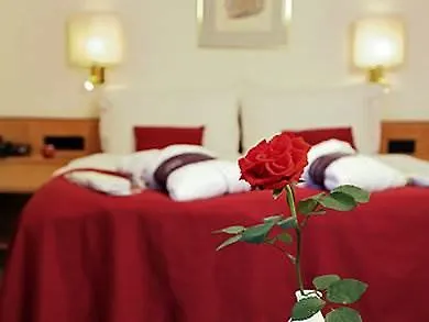 Mercure Friesenstrasse 4* קלן